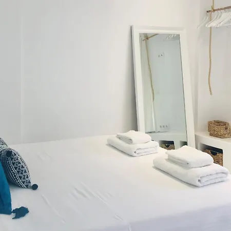 Naoussa Seafront Little Mermaid Apartment