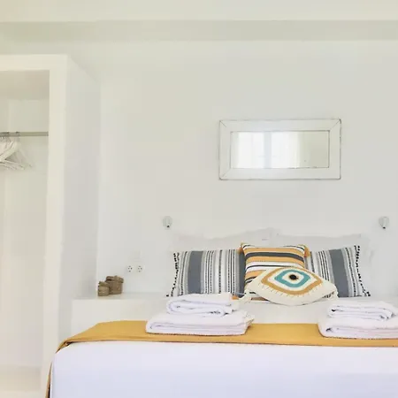 Naoussa Seafront Little Mermaid Apartment *