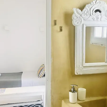Naoussa Seafront Little Mermaid Apartment